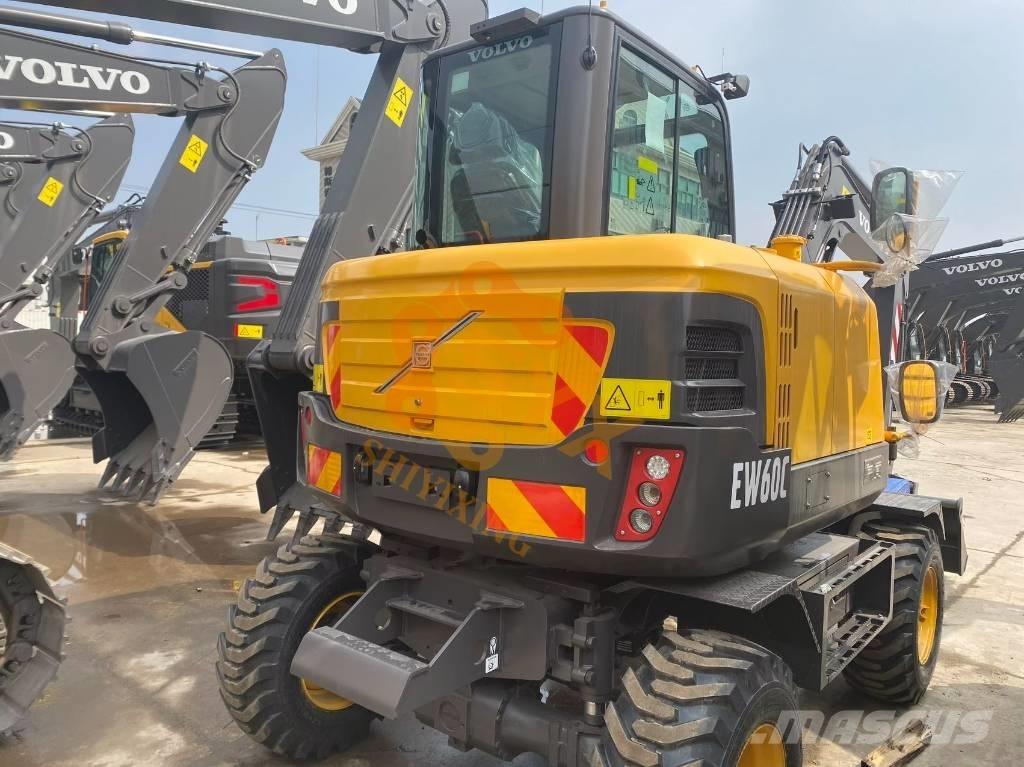 Volvo EW 60w vs Excavatoare pe șenile
