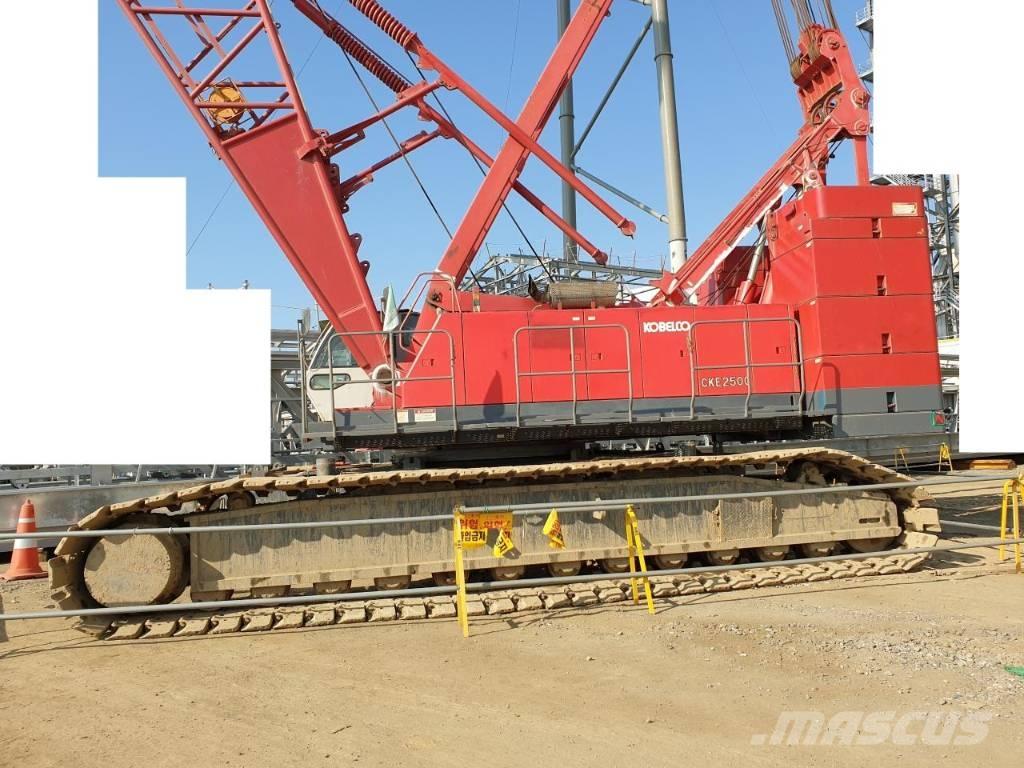 Kobelco CKE 2500 Macarele