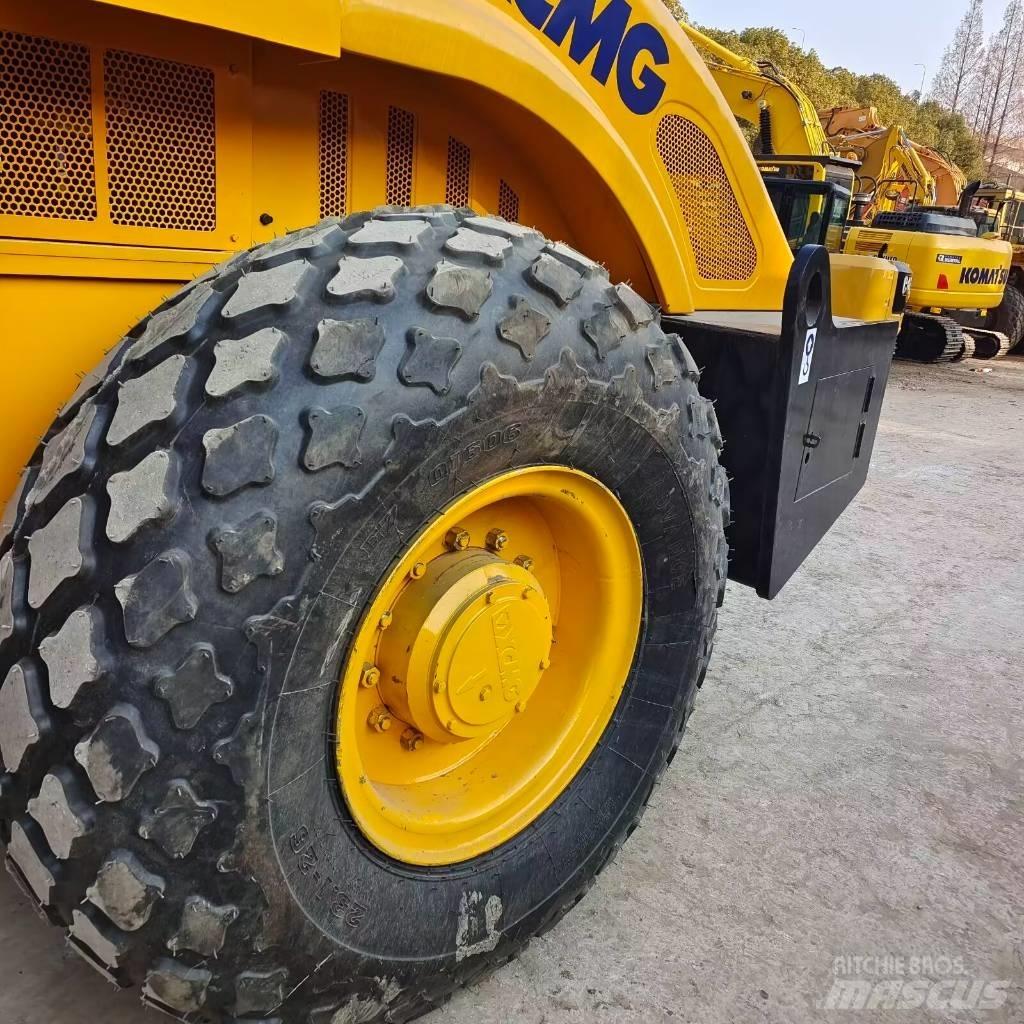 XCMG XS 142 J Compactoare monocilindrice
