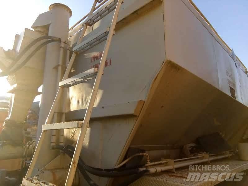 Mack R 600 Autobasculanta