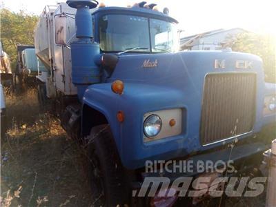 Mack R 600 Autobasculanta