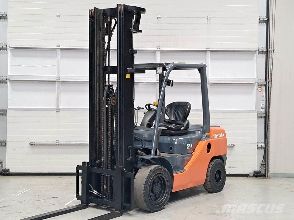 Toyota 02-8FDF30 Stivuitor diesel