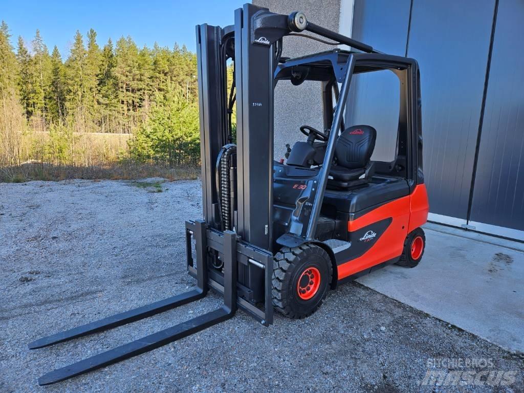Linde E30-01 Stivuitor electric