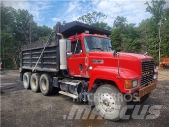 Mack CH613 Autobasculanta