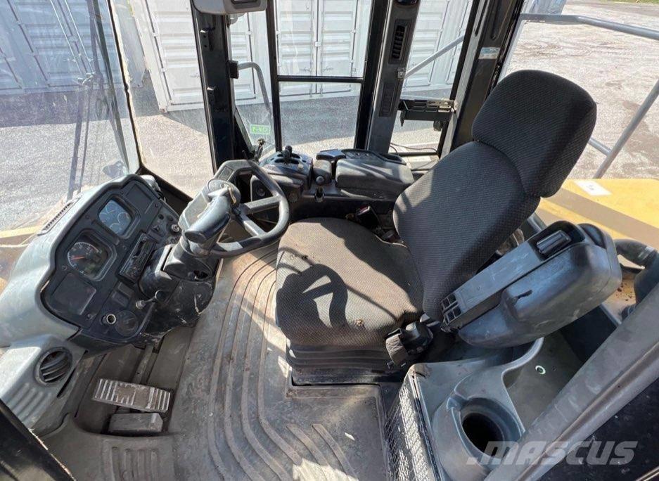 CAT 980G Incarcator pe pneuri