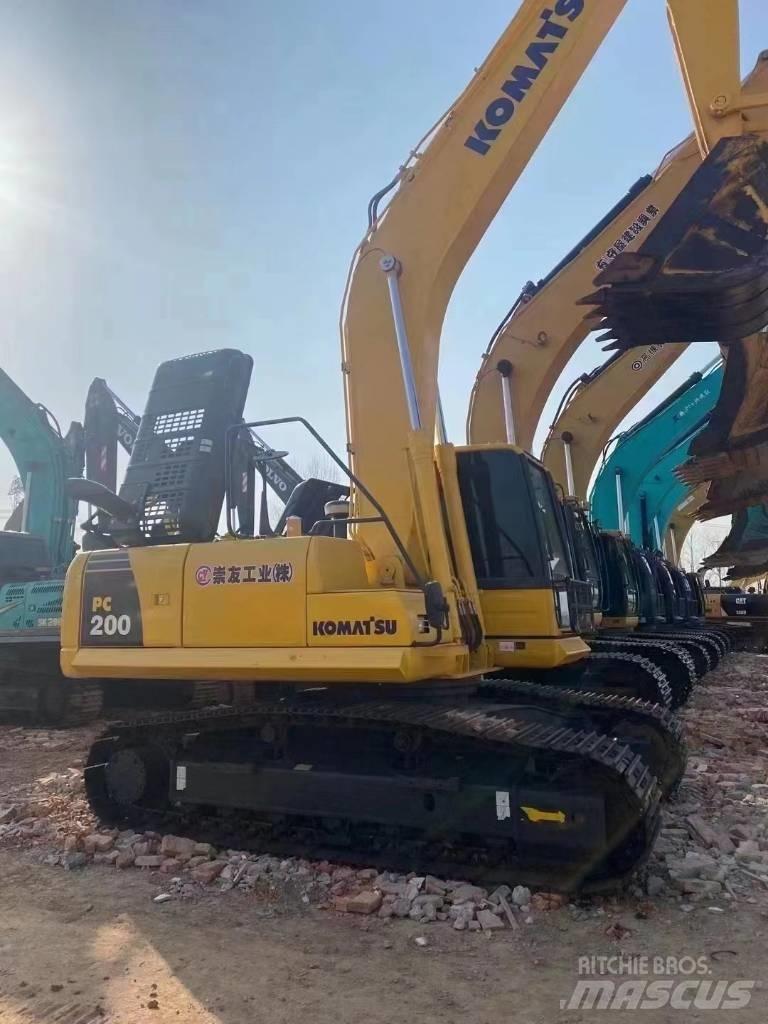 Komatsu pc200 Excavatoare pe șenile
