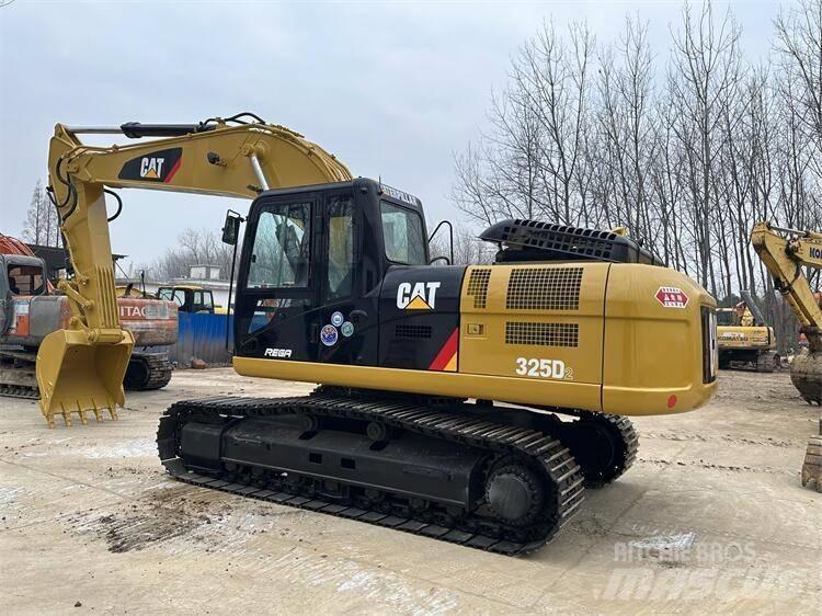 CAT 325D2 Excavatoare pe șenile
