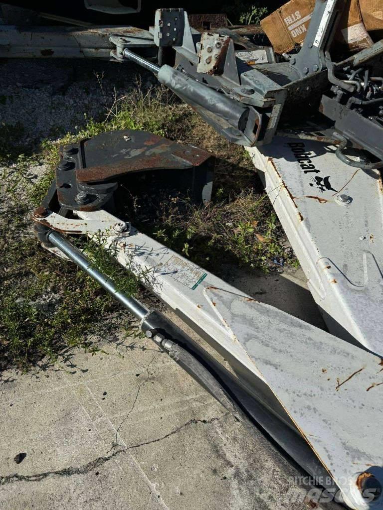 Bobcat 8811 Excavator