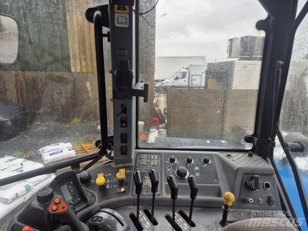 New Holland TM 165 Tractoare