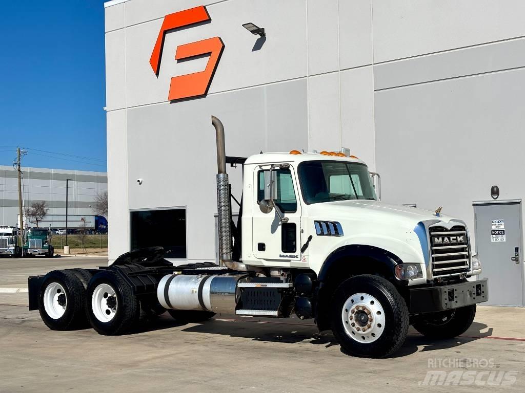 Mack Granite Autotractoare