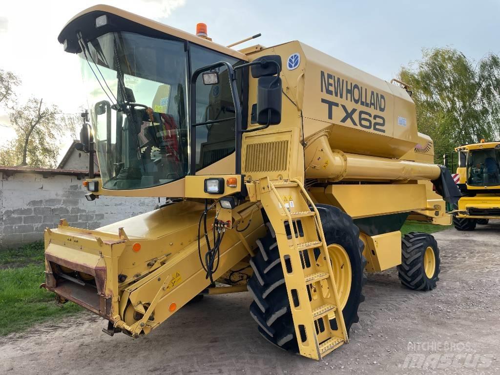 New Holland TX 62 Combine de secerat