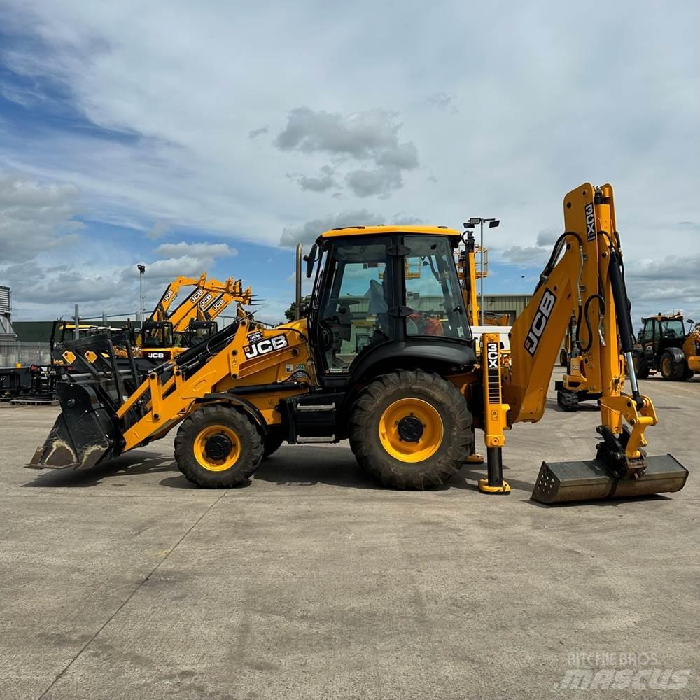 JCB 3CX Plus Buldoexcavatoare