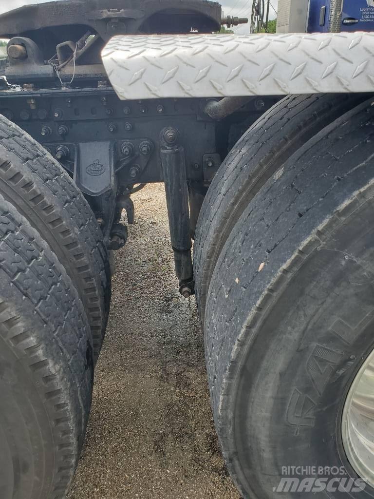 Mack P 164 T Camion cabina sasiu