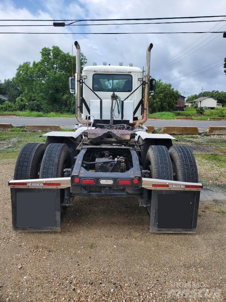 Mack P 164 T Camion cabina sasiu