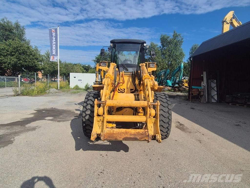 LiuGong 842 Incarcator pe pneuri