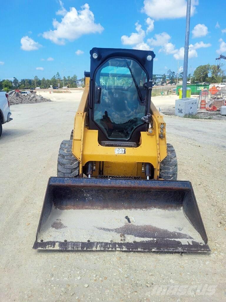 CAT 242 D Mini incarcator