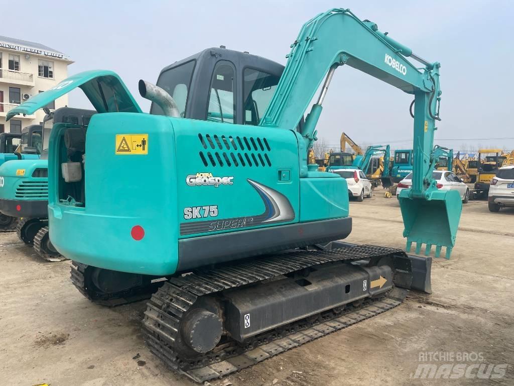 Kobelco SK 75 Excavatoare pe șenile
