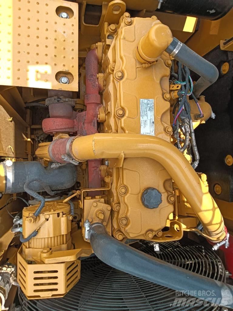 CAT 324D2 Excavatoare 7t - 12t