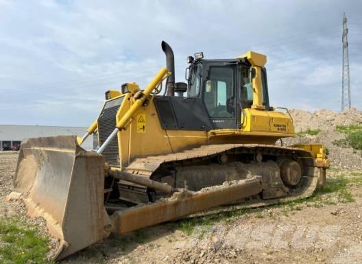 Komatsu D 65 PX-15 Buldozere pe senile