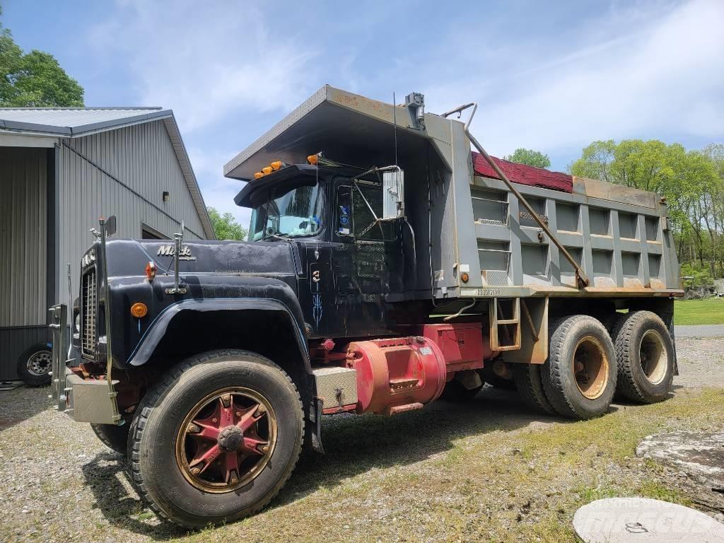 Mack RD 690 SX Autobasculanta