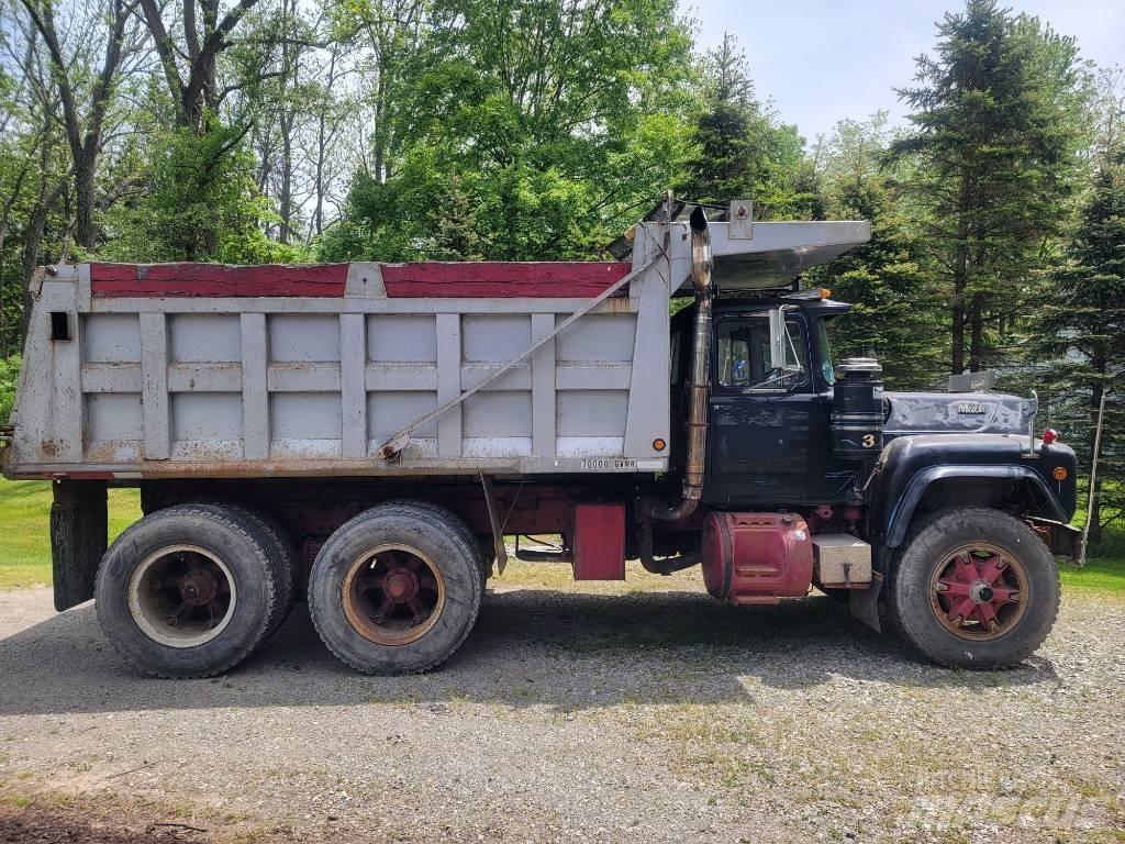 Mack RD 690 SX Autobasculanta