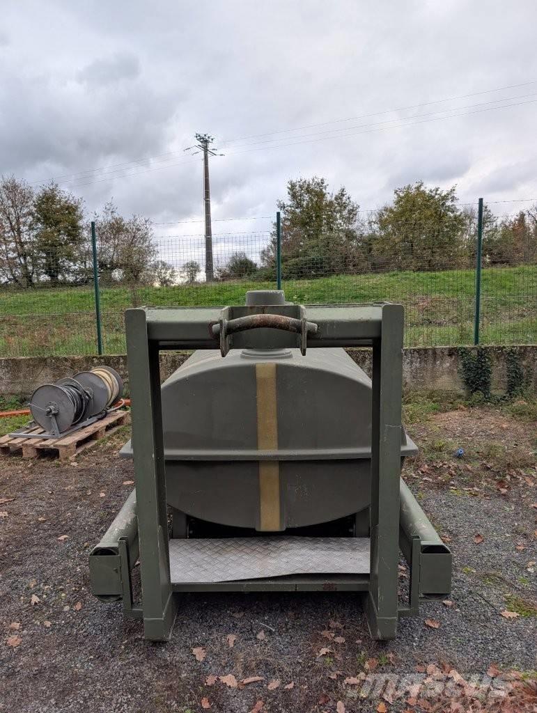  Rocher Citerne Remorci Cisterne