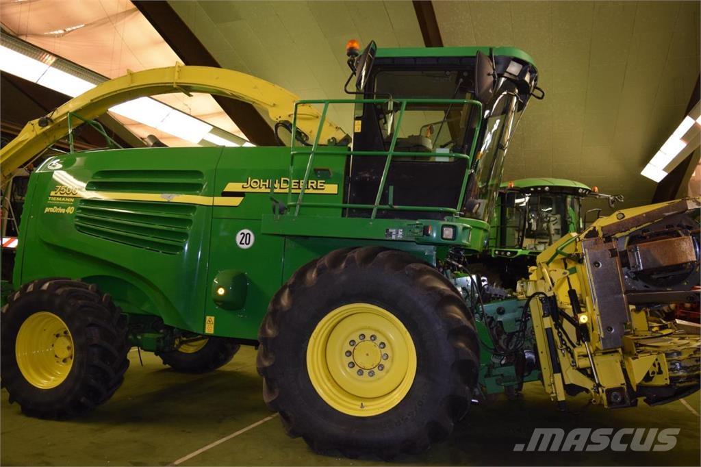 John Deere 7400 Forajere cu autopropulsare