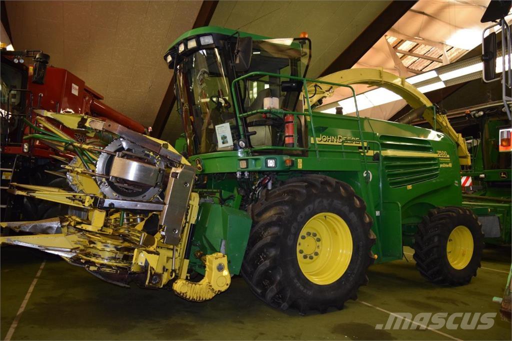 John Deere 7400 Forajere cu autopropulsare