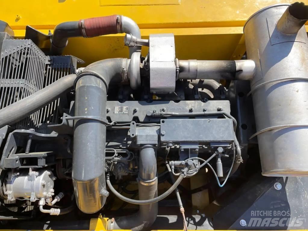 Komatsu PC300-7 Excavatoare pe șenile
