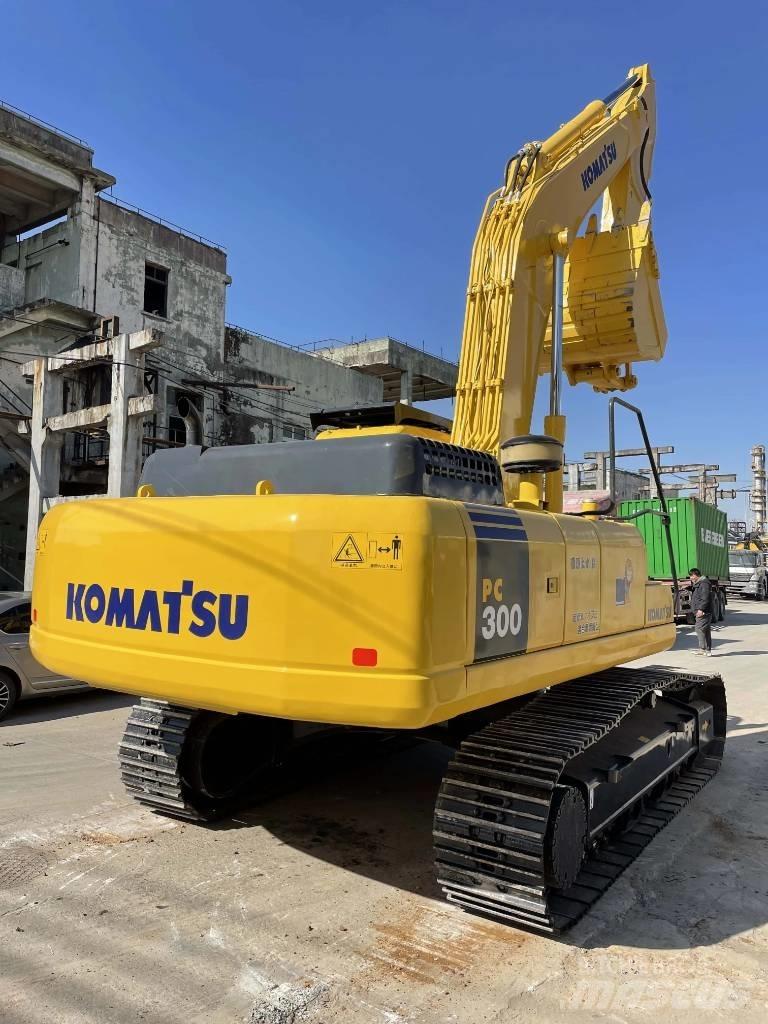 Komatsu PC300-7 Excavatoare pe șenile
