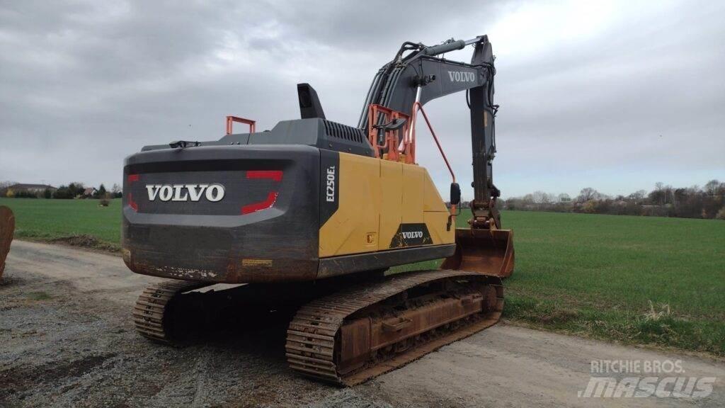 Volvo EC250EL Excavatoare pe șenile

