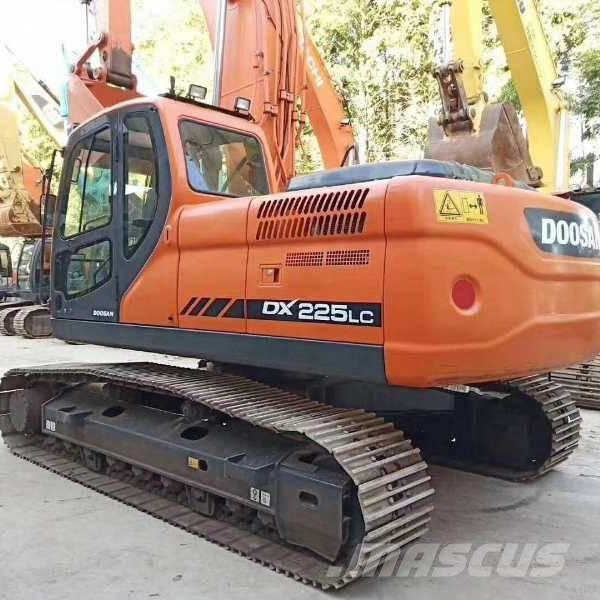 Doosan dx225 Excavatoare pe șenile
