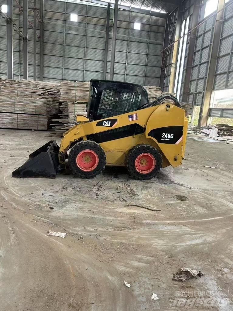 CAT 246 C Mini incarcator