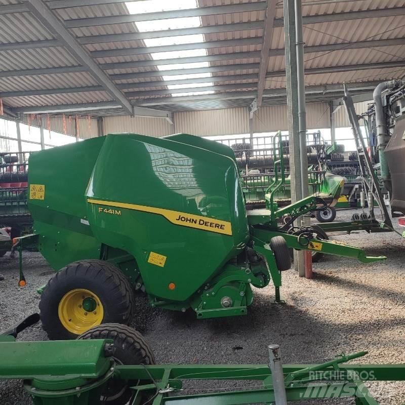 John Deere F441M Masina de balotat cilindric