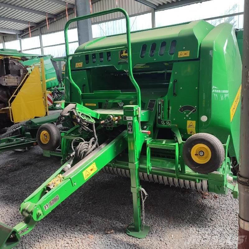 John Deere F441M Masina de balotat cilindric