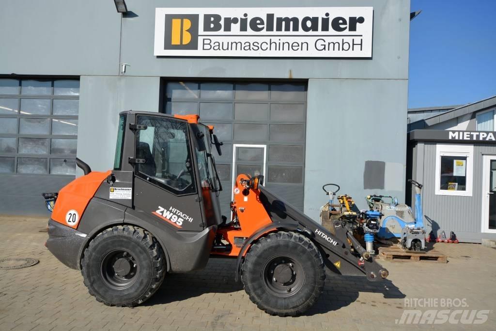 Hitachi ZW 95-6 C Incarcator pe pneuri