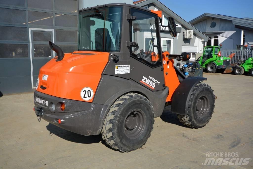 Hitachi ZW 95-6 C Incarcator pe pneuri
