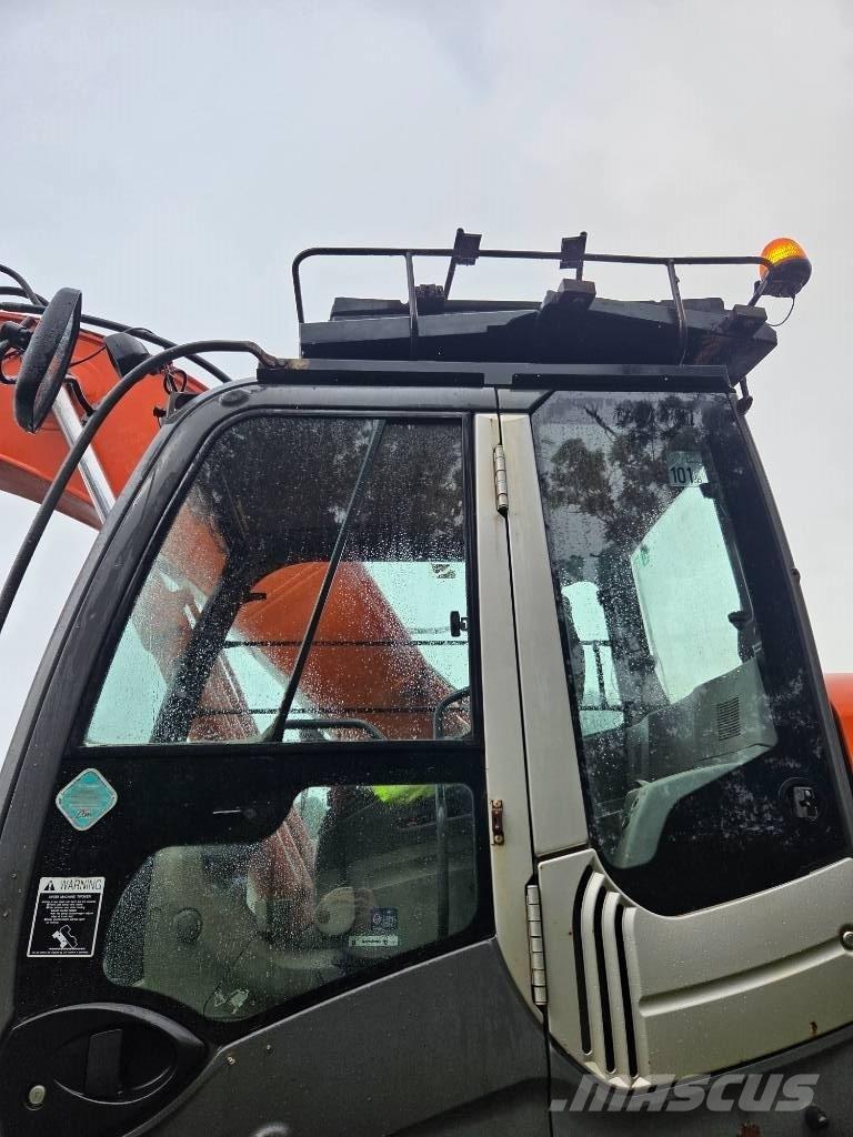 Hitachi ZX 210 LC-3 Excavatoare pe șenile
