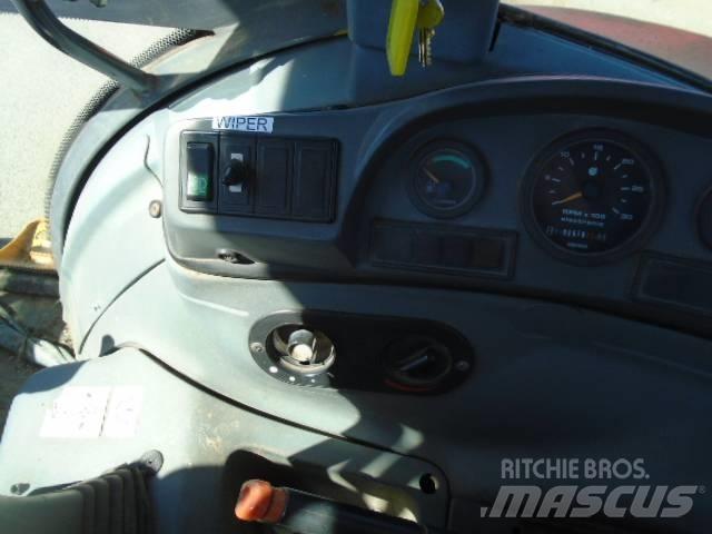 New Holland 575 E Buldoexcavatoare