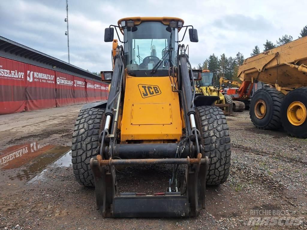 JCB 416 HT Incarcator pe pneuri