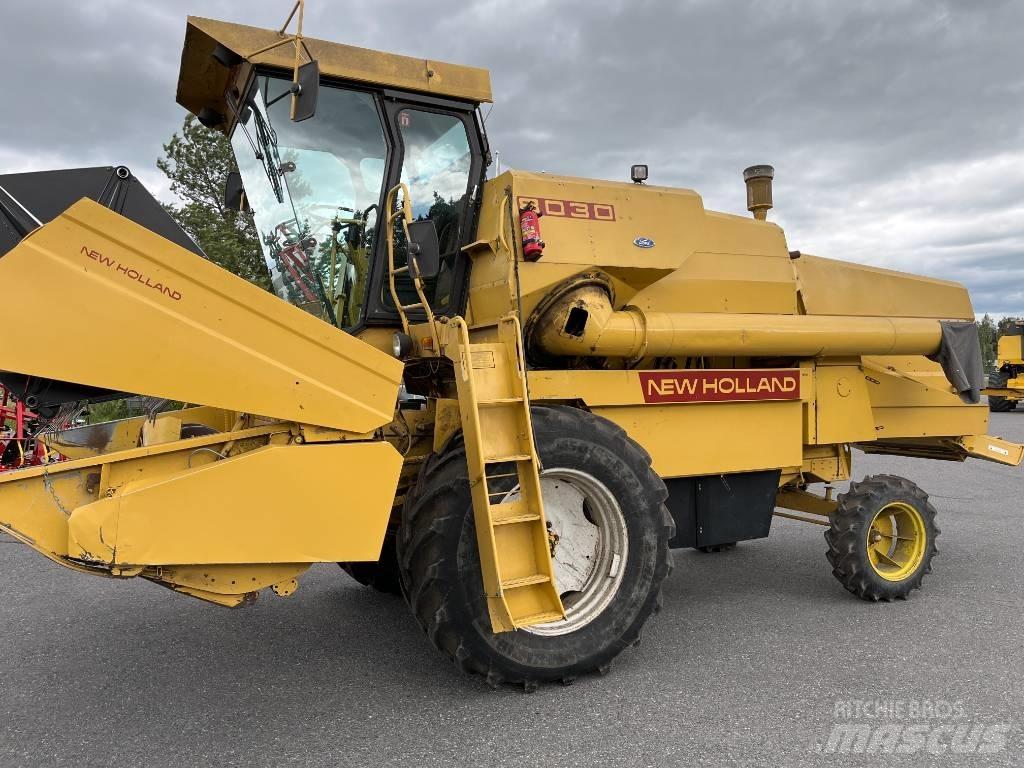New Holland 8030 12´ Combine de secerat