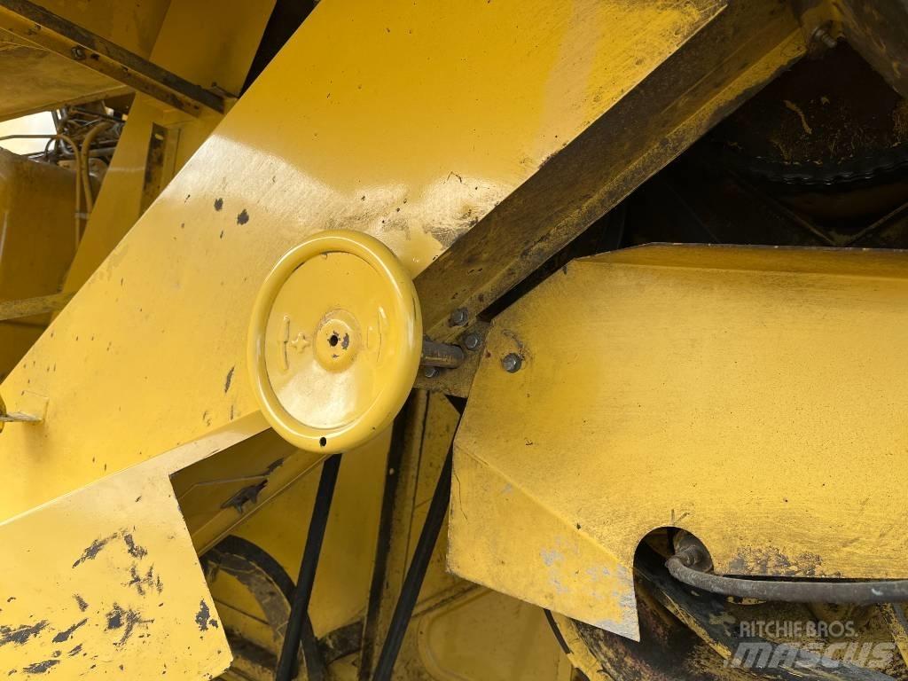 New Holland 8030 12´ Combine de secerat