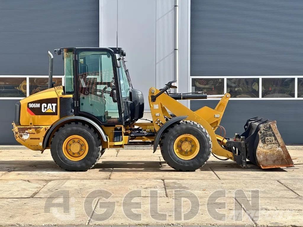 CAT 906M - NEW TYRES Incarcator pe pneuri
