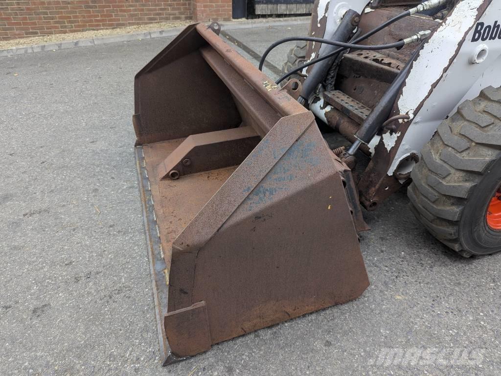 Bobcat TIPTOE BUCKET Pistoane