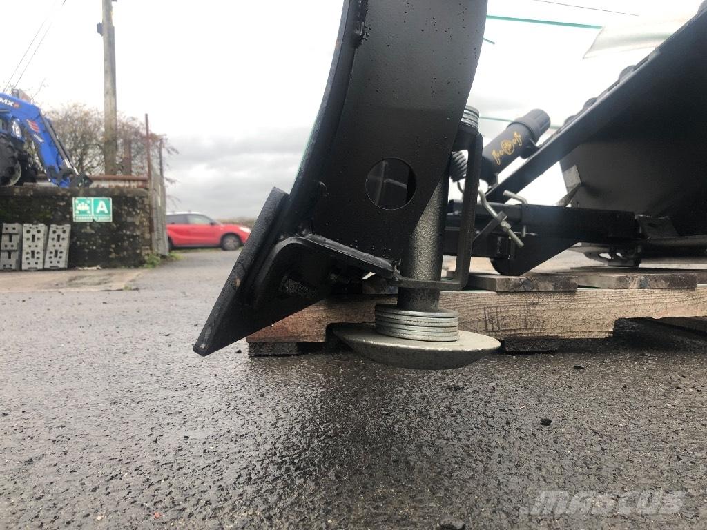 JCB Snow Plough Pluguri
