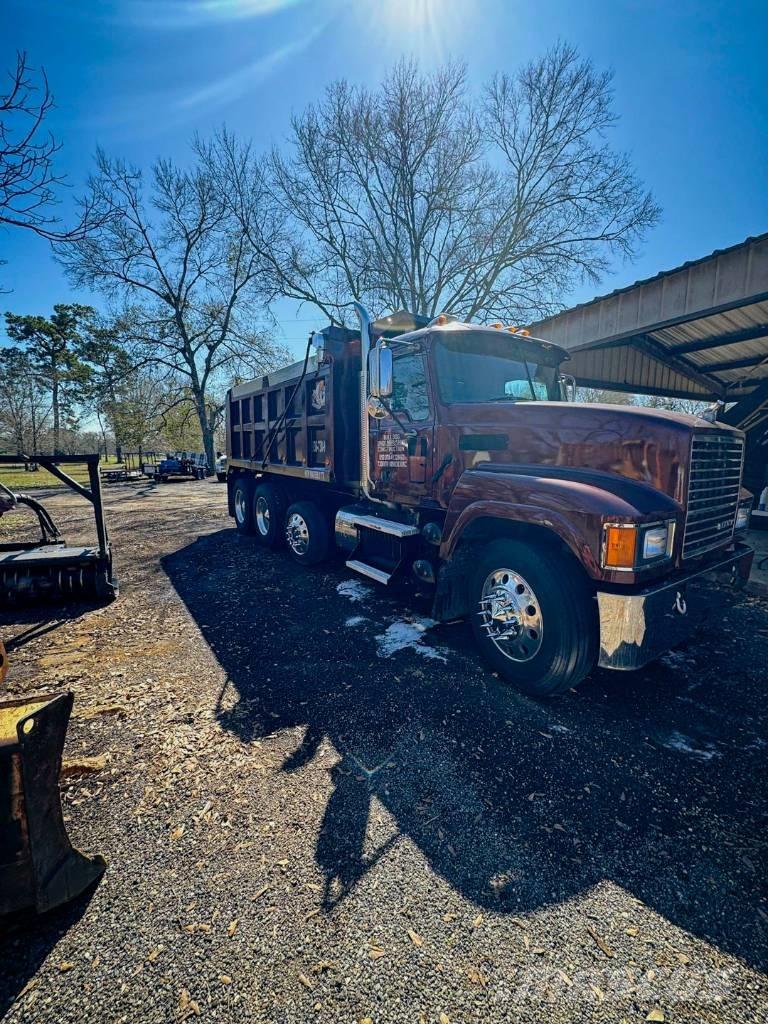 Mack CHU600 Autobasculanta