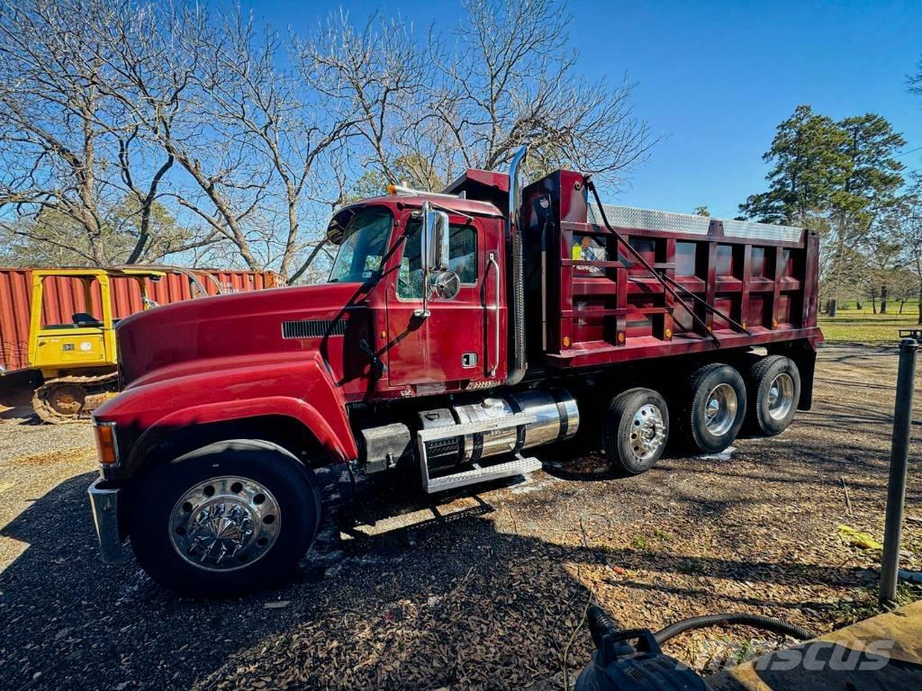 Mack CHU600 Autobasculanta