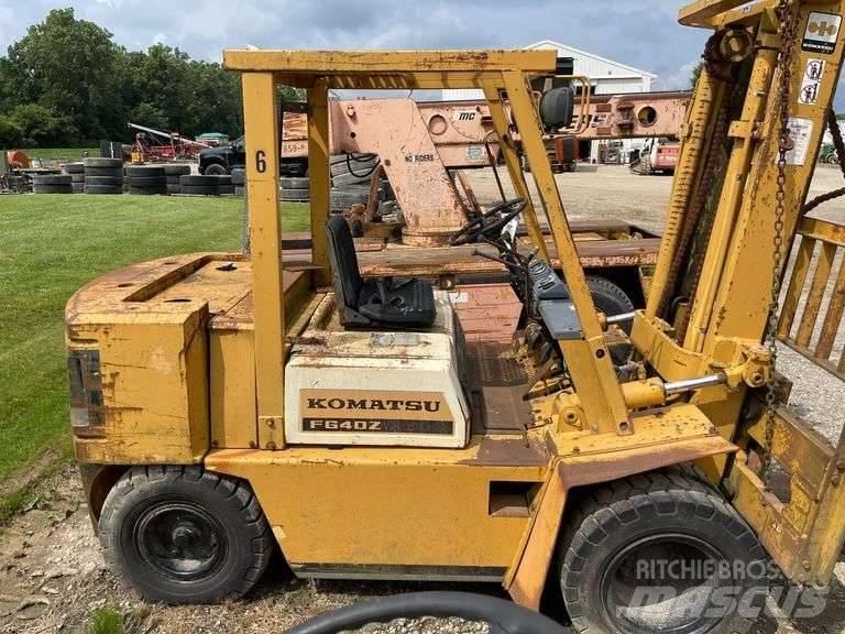 Komatsu FG 40ZT-4 Strivuitoare-altele