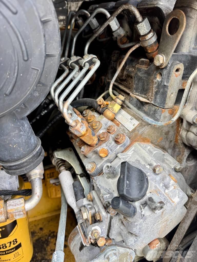 CAT 216 B 3 Mini incarcator