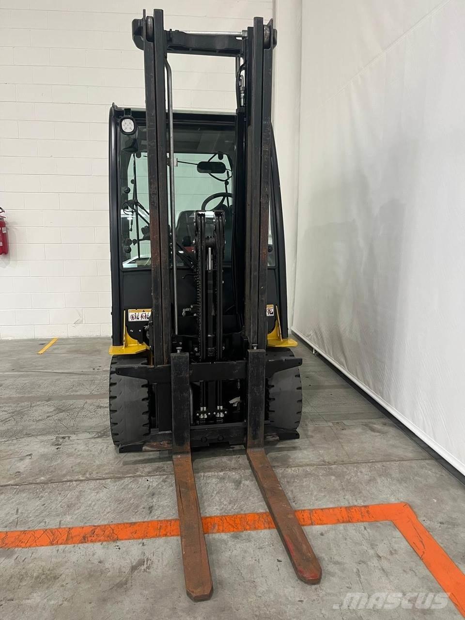 Yale ERP30VL Stivuitor electric